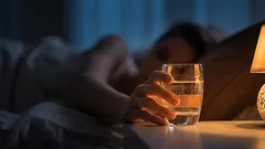 なぜ寝る前に水を飲むべきではないのか、そしてそれが体調にどのような影響を与えるのか