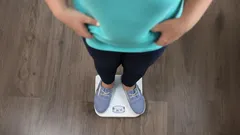 体重計の数字は減っているのに、なぜお腹が細くならないのでしょうか？