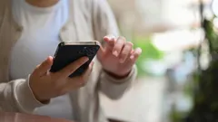 写真や動画を削除せずにスマホの空き容量を増やす方法：AndroidとiPhone向けのヒント。