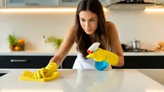 プラスチック製品の傷を消す方法:日用品をきれいに見せる5つのコツ