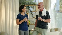 ウォーキングと自宅でのトレーニング：40歳以降の日常生活にはどちらが適しているか？