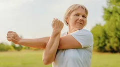 40歳を過ぎてから骨を丈夫に保つ方法：簡単で科学的に実証された方法。