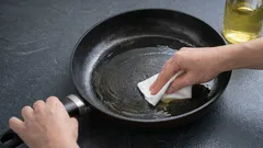 フライパンの焦げ付き防止コーティングを復活させる方法：簡単な裏技が役立ちます