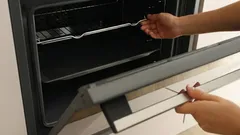 調理が終わった後、なぜオーブンの扉をしばらく開けたままにしておくべきなのか